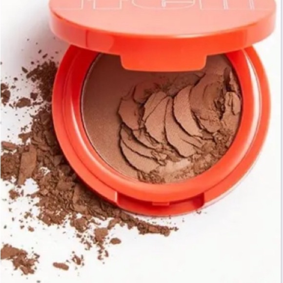 ITEM Bundle (3), Cheek Money Glow Bronzer, Contour Powder & Lash Mascara. - Picture 10 of 11